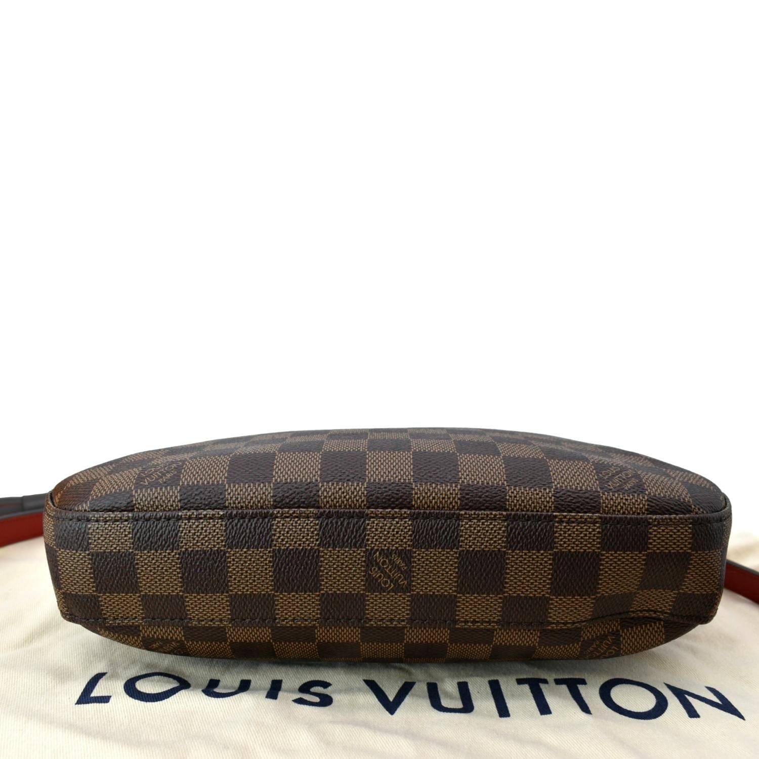 Sold at Auction: Louis Vuitton, LOUIS VUITTON DAMIER SOUTH BANK BESACE  CROSSBODY