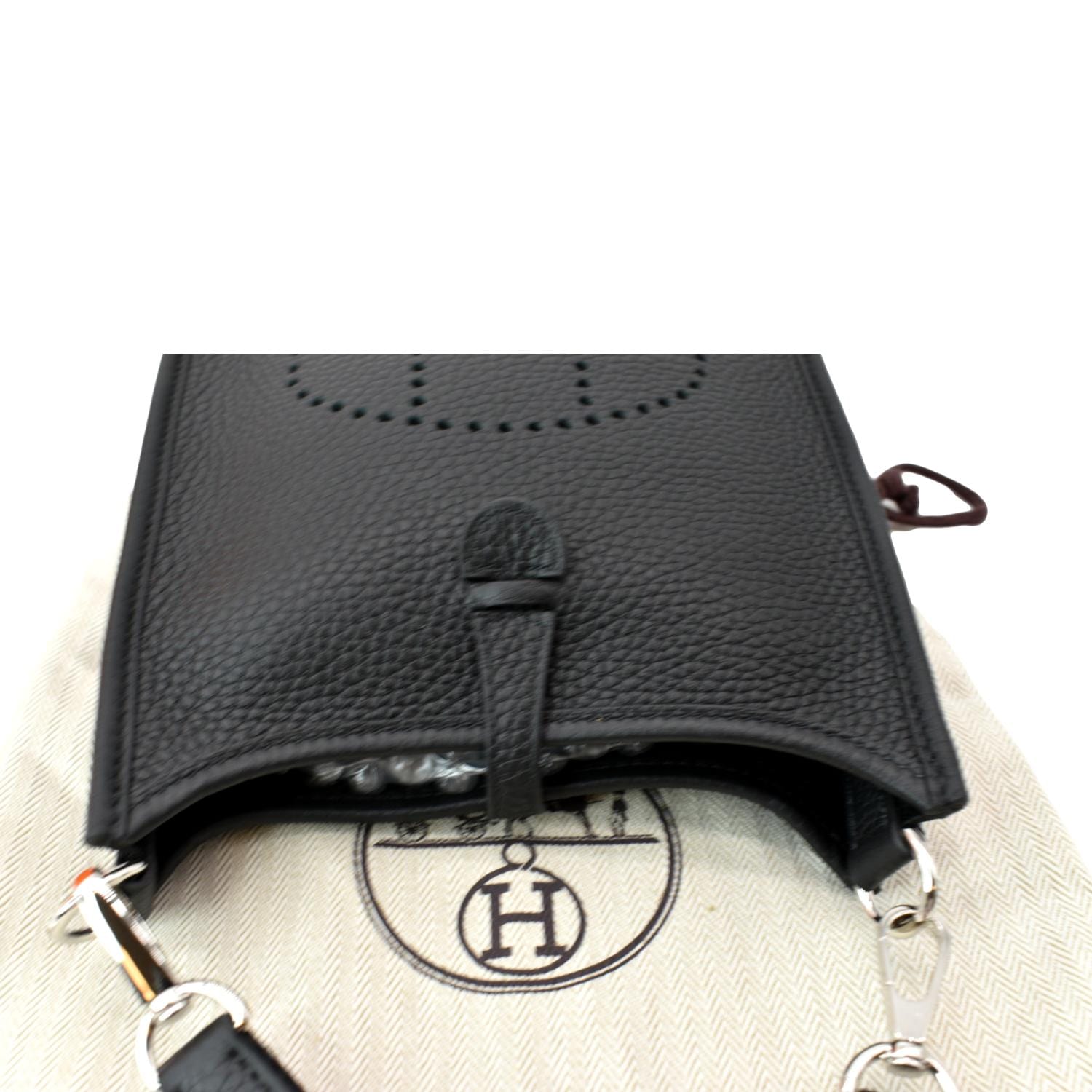 Evelyne leather crossbody bag Hermès Black in Leather - 32441778