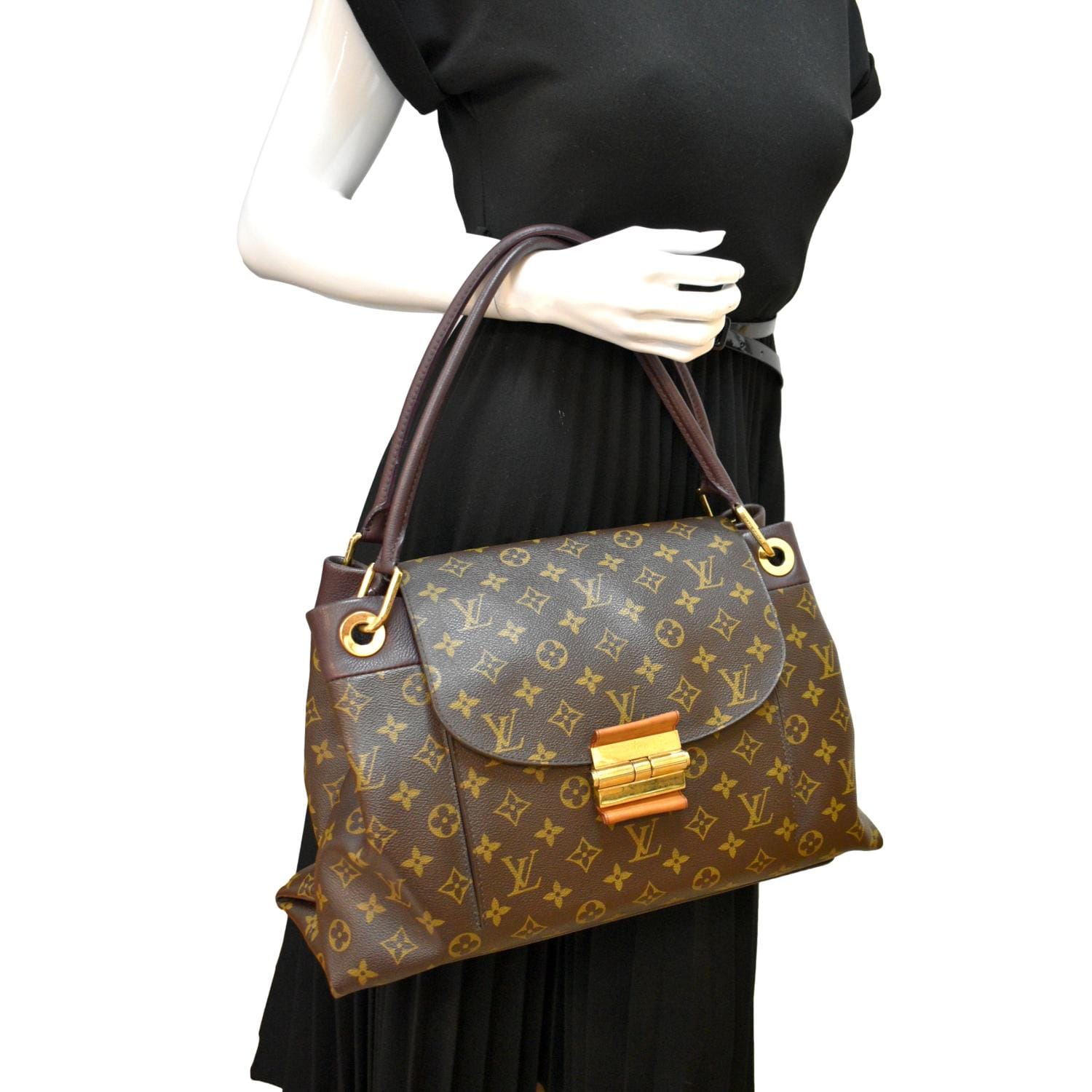 Pre-owned Louis Vuitton Fabric Shoulder Bag In Brown