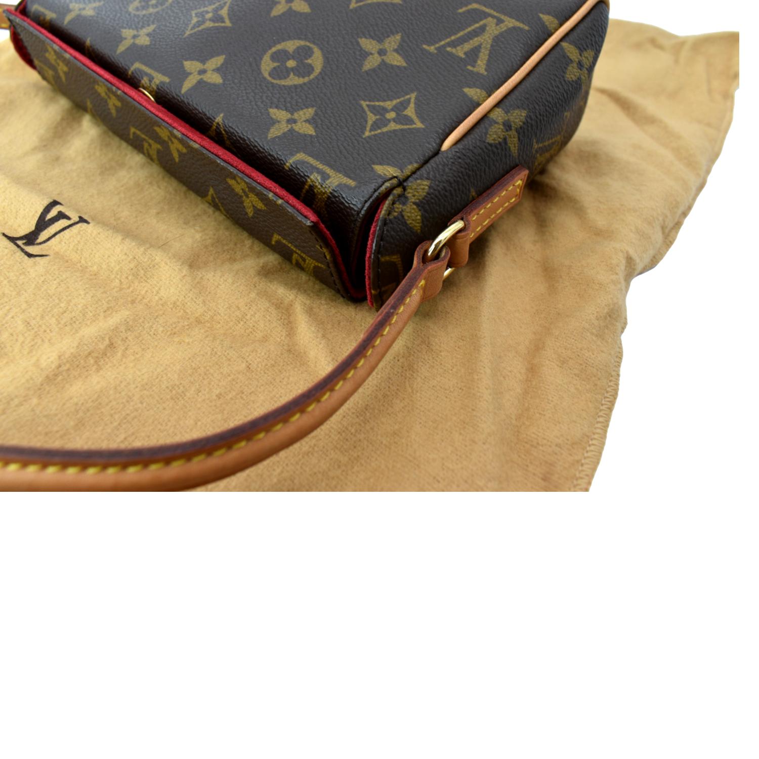 Recital cloth handbag Louis Vuitton Brown in Cloth - 21372797