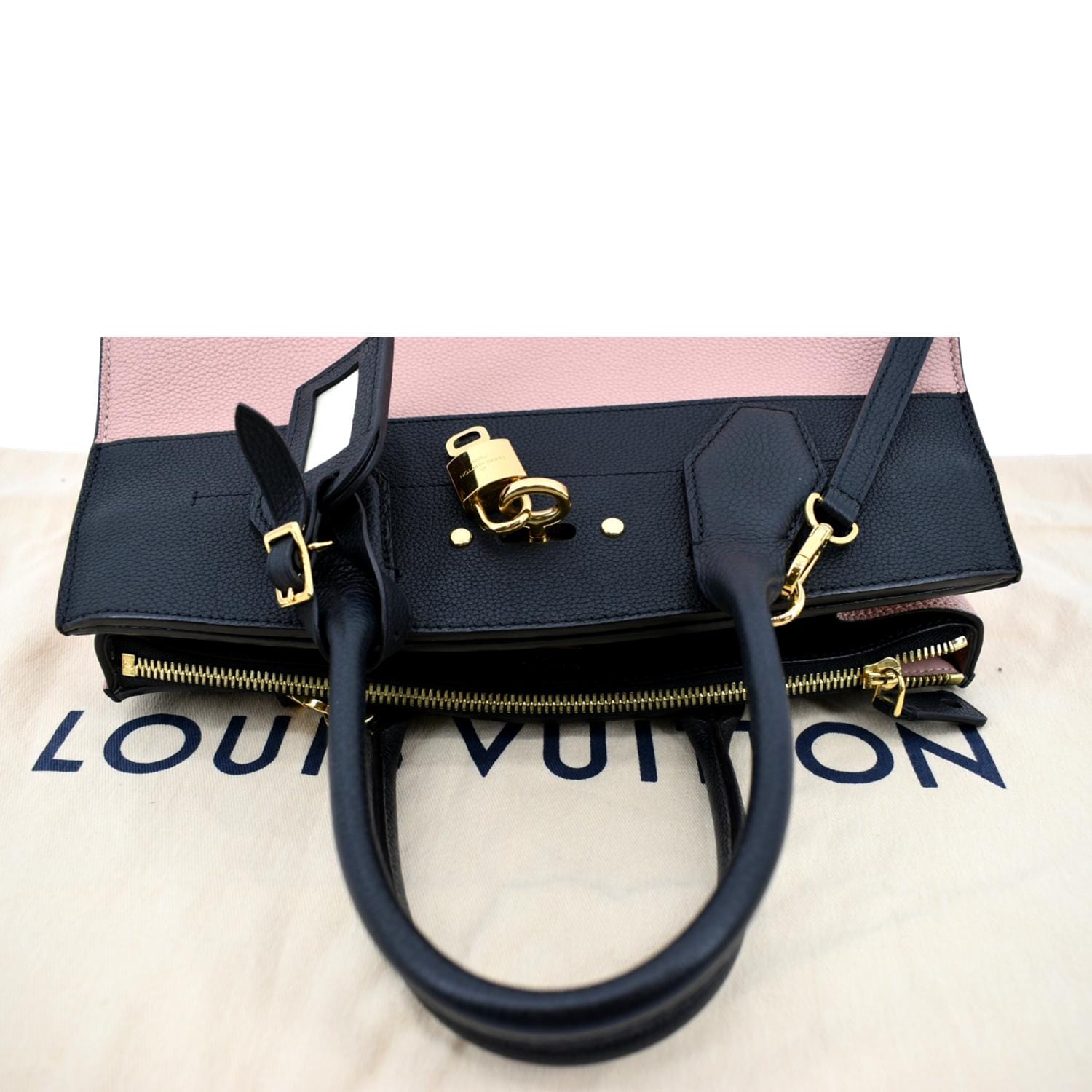 LOUIS VUITTON Cowhide Leather City Steamer Gold Buckle Chain Shoulder Bag  Black