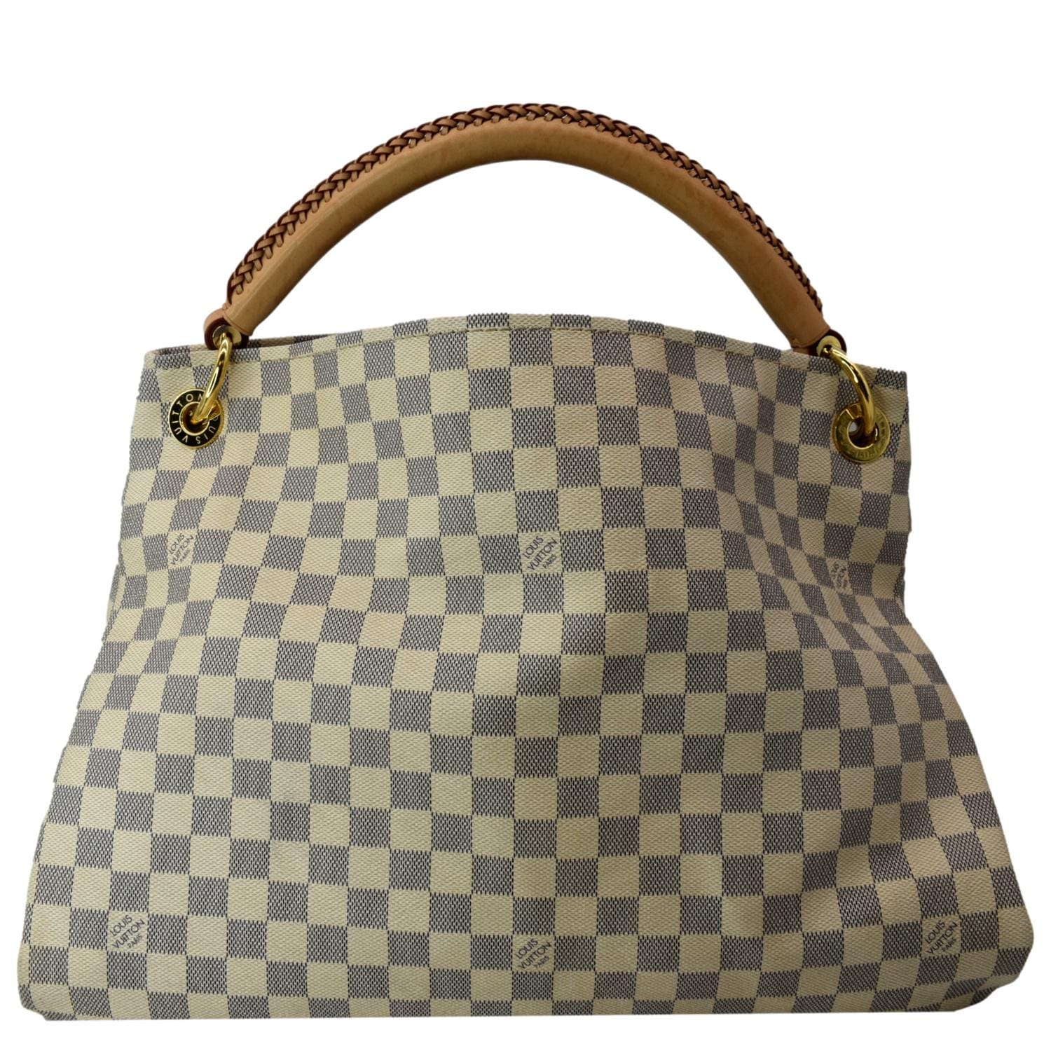51,451 Louis Vuitton Purse Stock Photos, High-Res Pictures, and