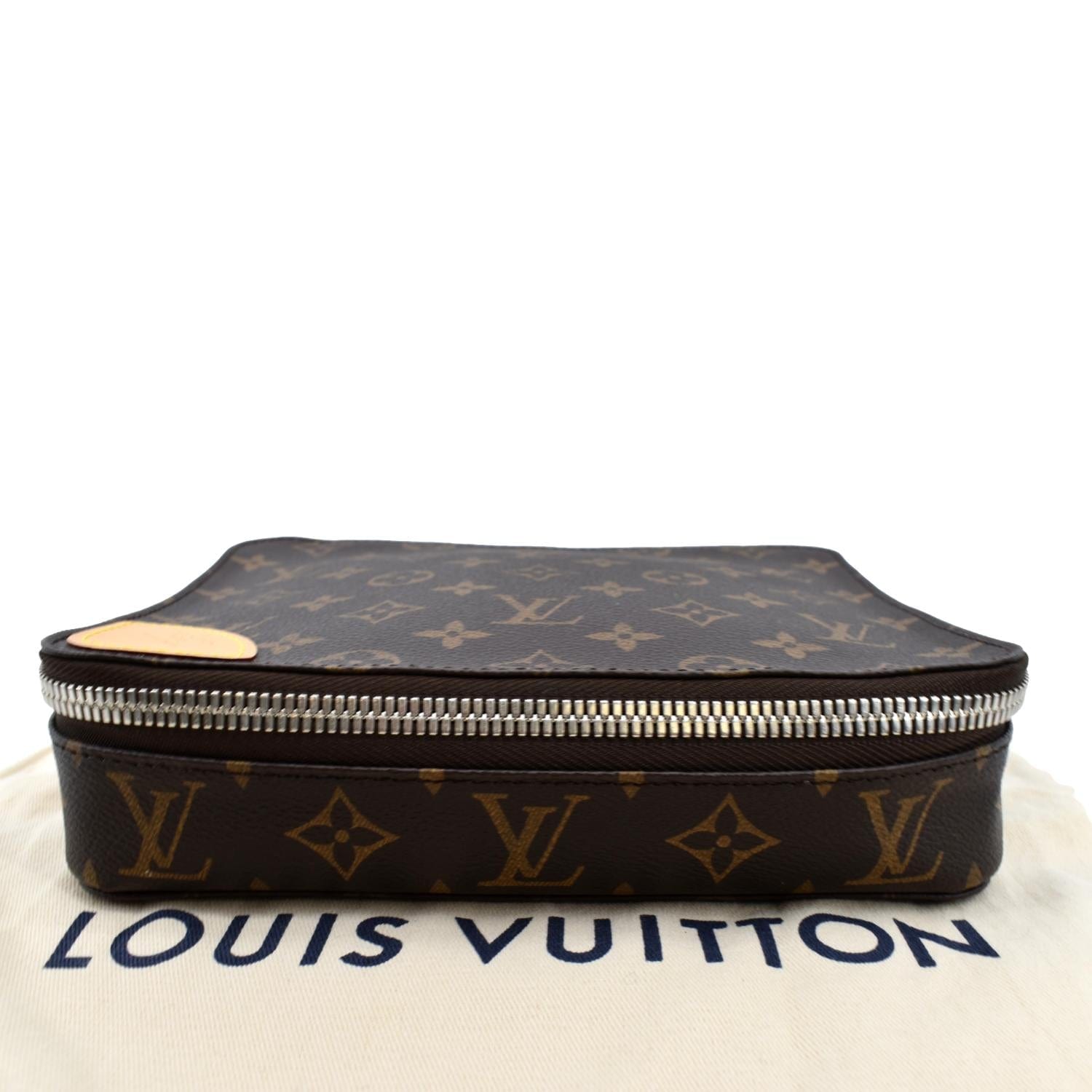 Louis Vuitton Horizon Accessories Pouch In Black