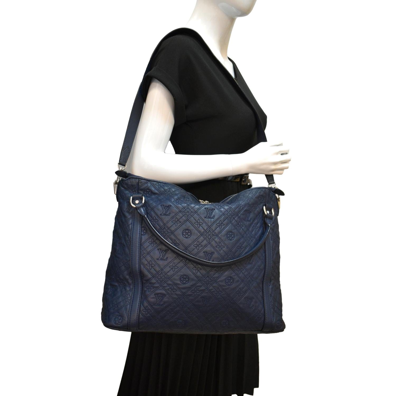 Antheia Ixia Louis Vuitton - For Sale on 1stDibs