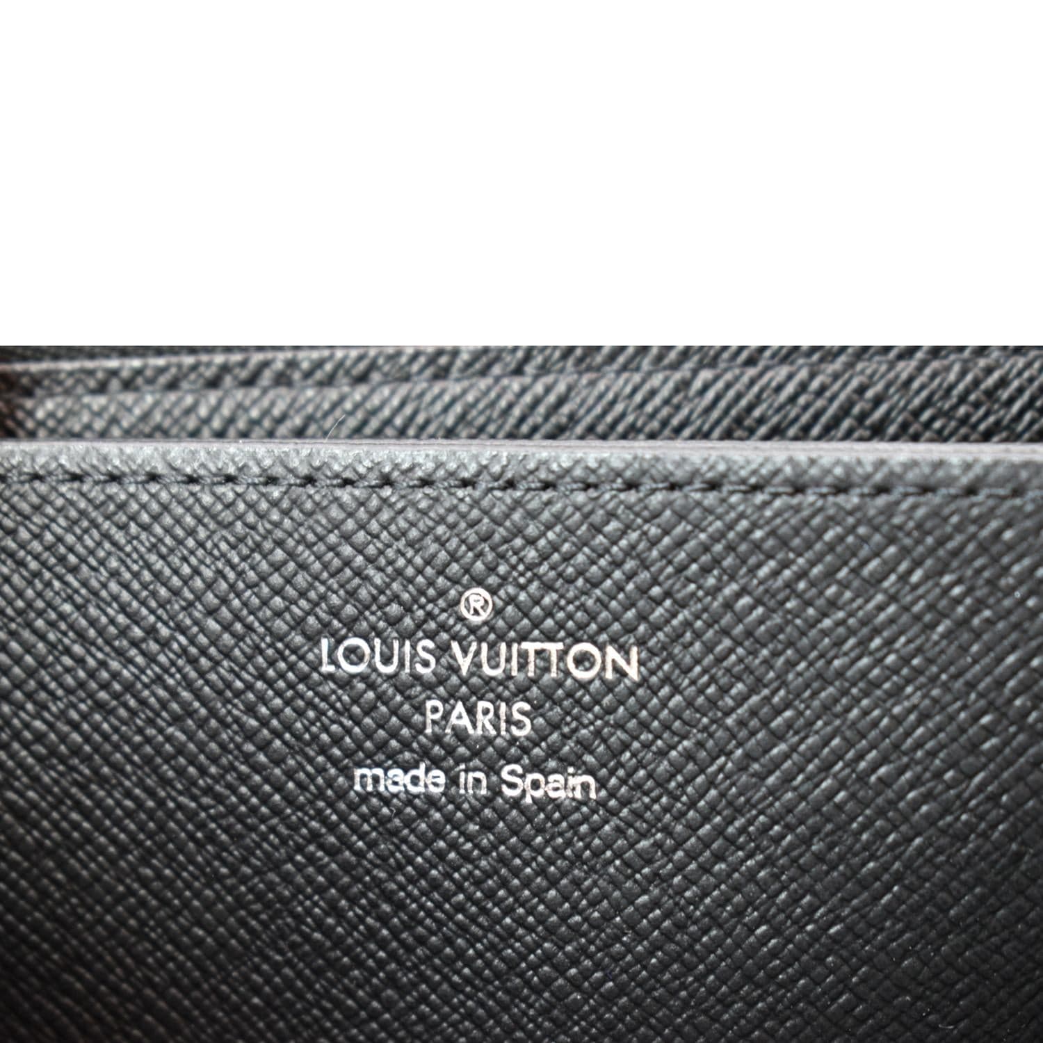 Louis Vuitton x Supreme Black 2017 Leather Zippy Organizer Wallet