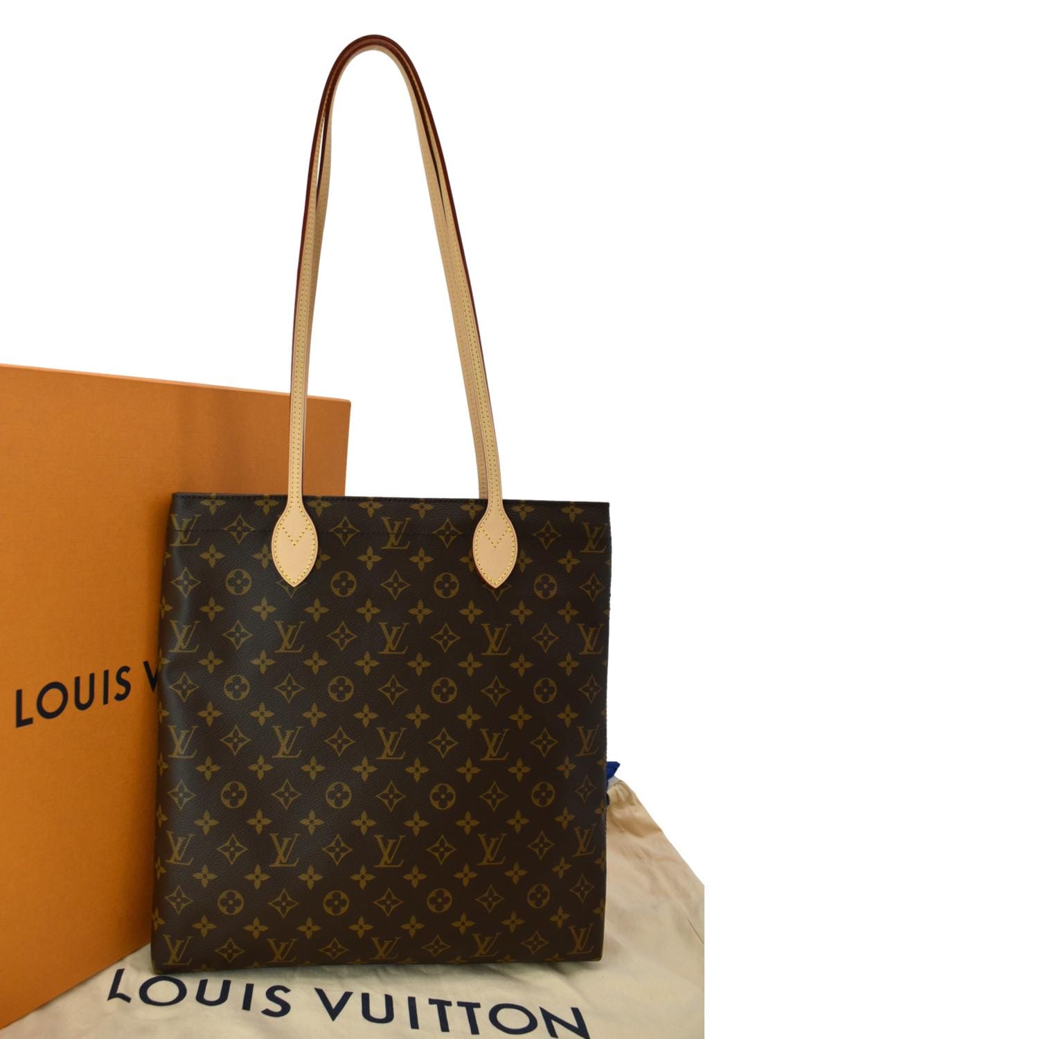 Imagine this lavish Louis Vitton bag on your shoulder 👜💭💝 Well