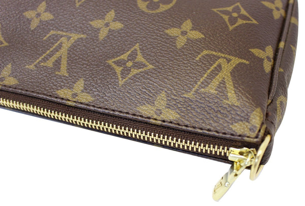 LOUIS VUITTON Monogram Canvas Pochette Accessoires Crossbody Bag