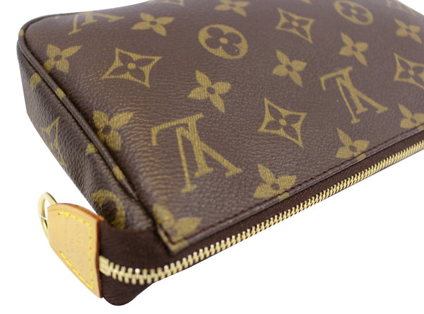 LOUIS VUITTON Monogram Canvas Pochette Accessoires Crossbody Bag