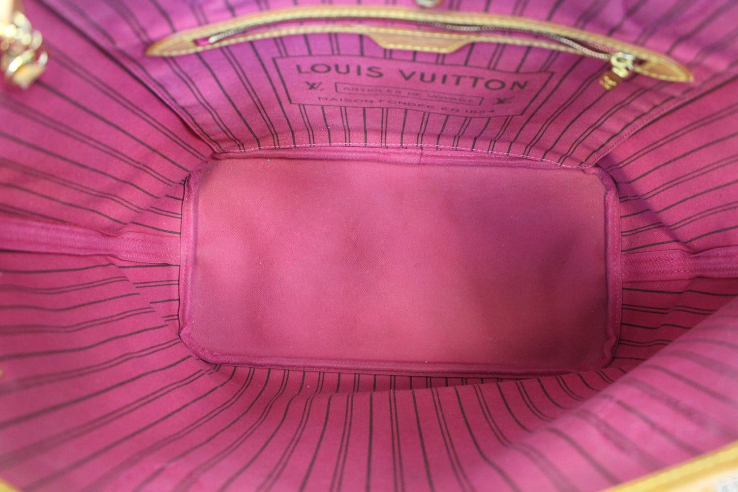 Louis Vuitton Bag With Pink Inside