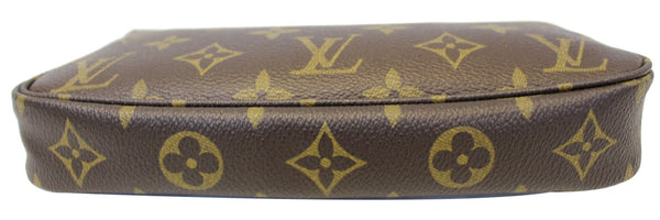 LOUIS VUITTON Monogram Canvas Pochette Accessoires Crossbody Bag