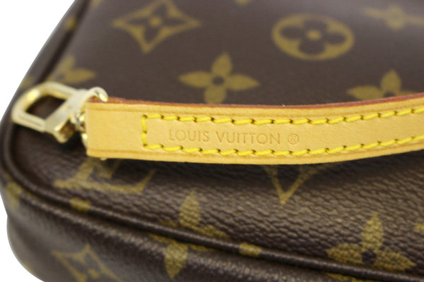 LOUIS VUITTON Monogram Canvas Pochette Accessoires Crossbody Bag