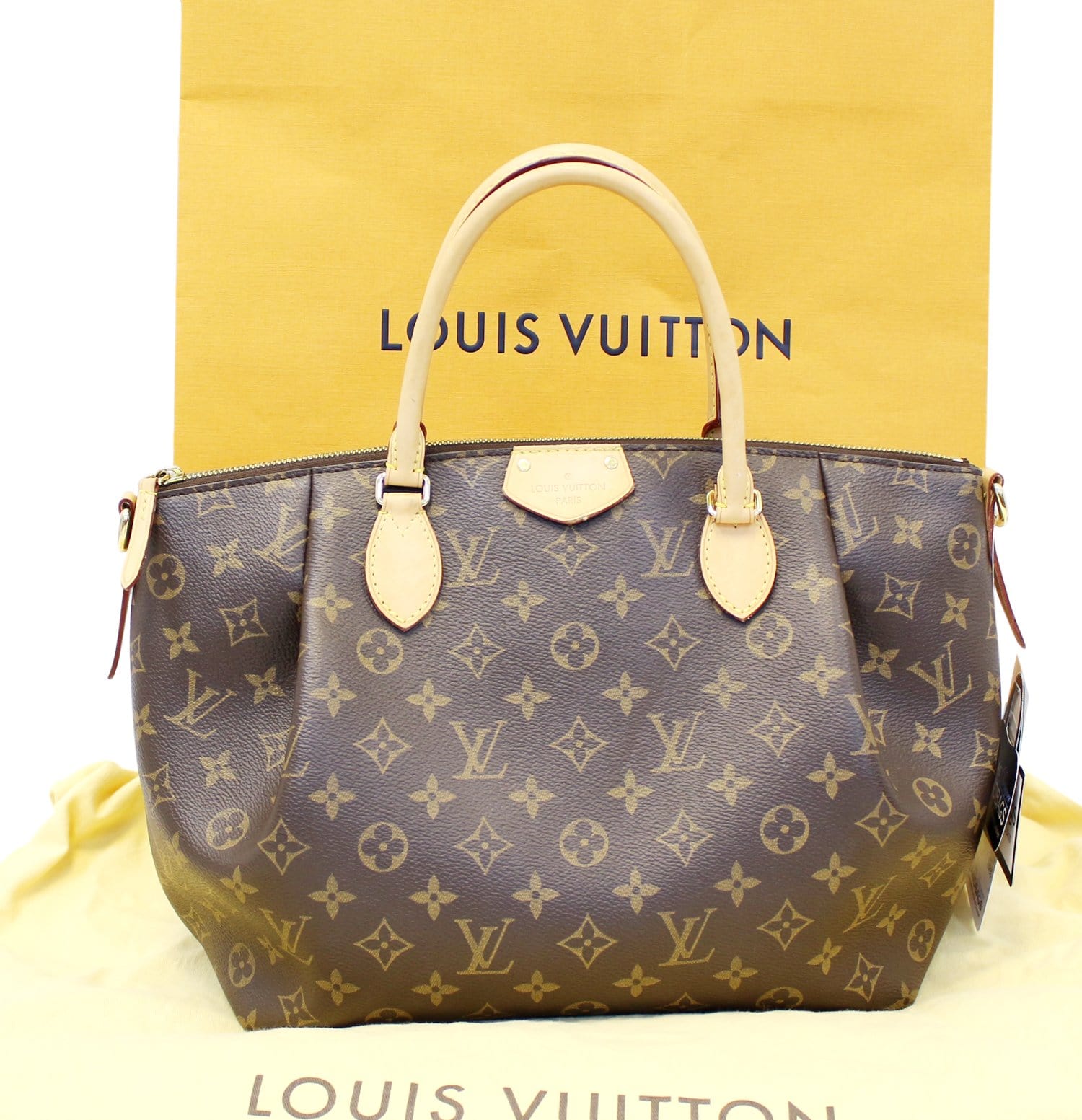 Turenne medium size handbag by Louis Vuitton <3 #carolinaherrera  #victoriasecrets #michaelkors #loi…