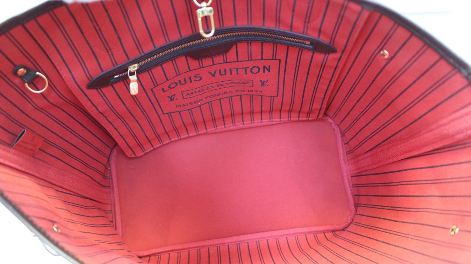 Louis Vuitton Neverfull MM Bag in Damier Ebène with Cherry Red 2016 For  Sale at 1stDibs