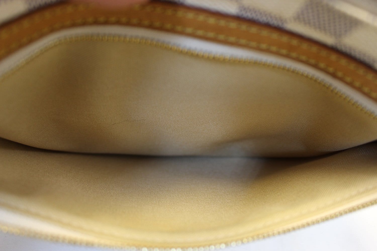Louis Vuitton Damier Azur Pochette Bosphore Crossbody Bag Leather  ref.303306 - Joli Closet