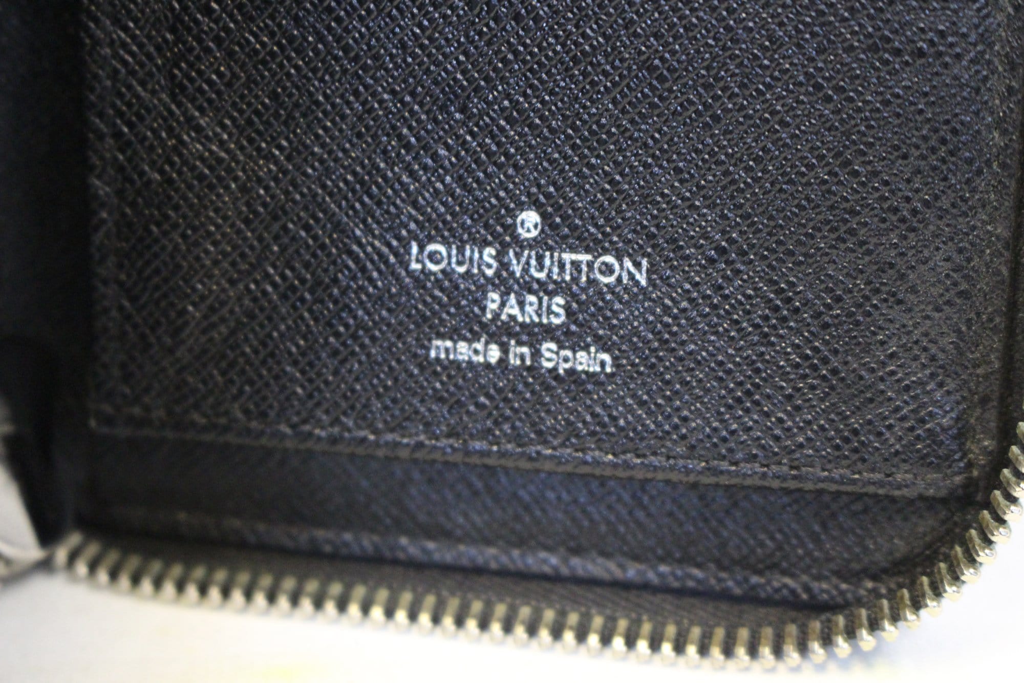 Louis Vuitton Zippy Vertical Wallet - Couture USA