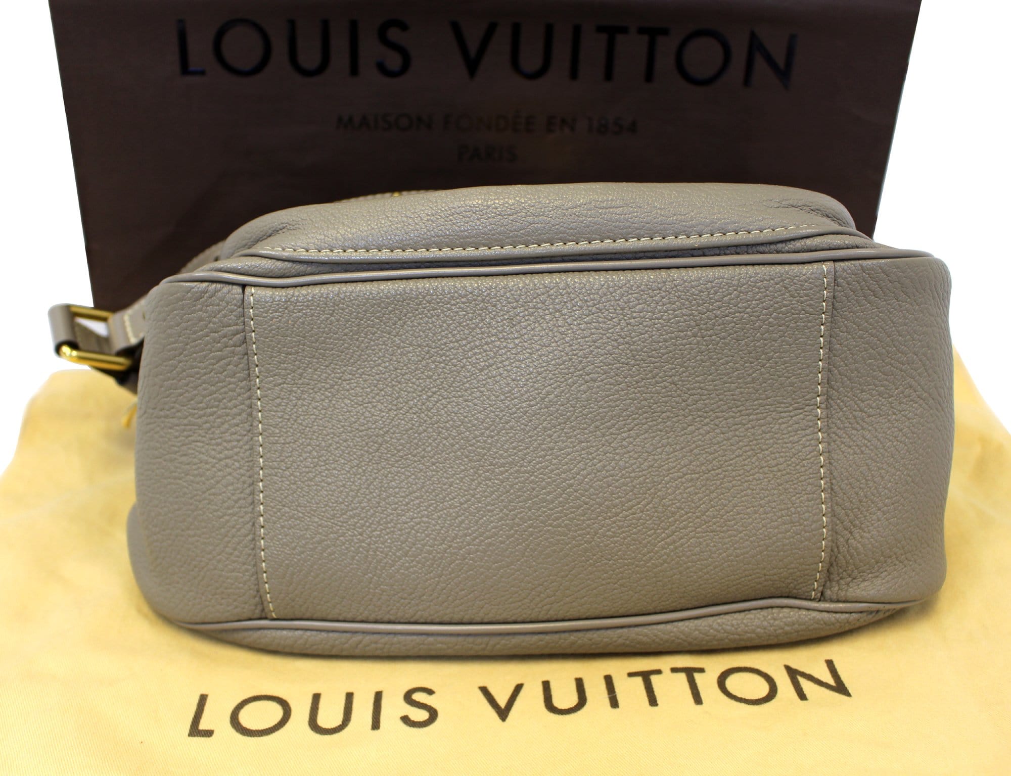 Louis Vuitton 2007 Chèvre Beige Leather Suhali S-Lock Bracelet