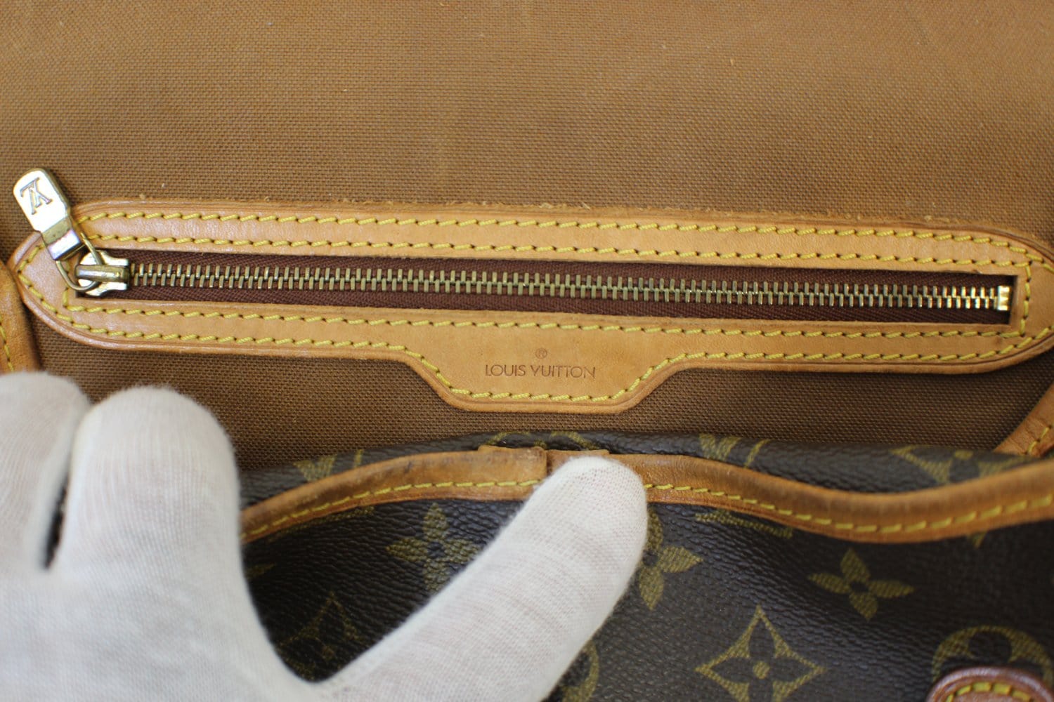 Danube cloth crossbody bag Louis Vuitton Brown in Cloth - 32804638