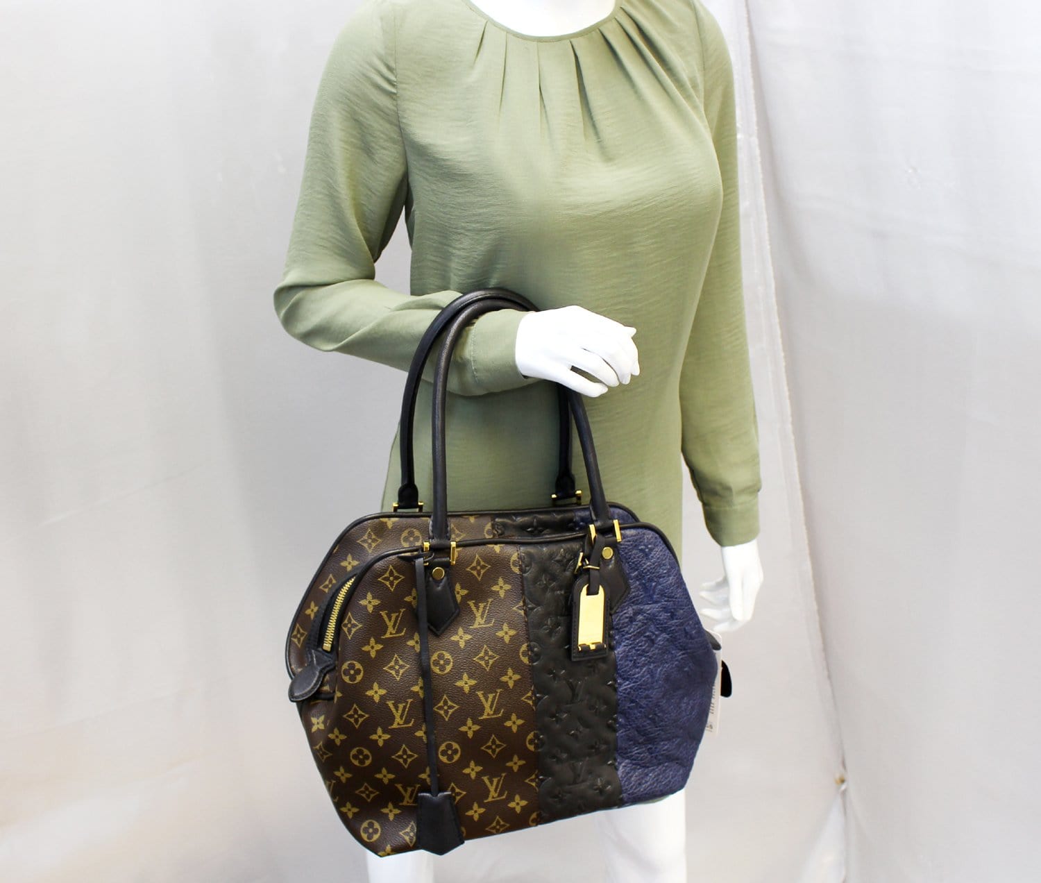 Louis Vuitton, Bags, Louis Vuitton Medium Bag