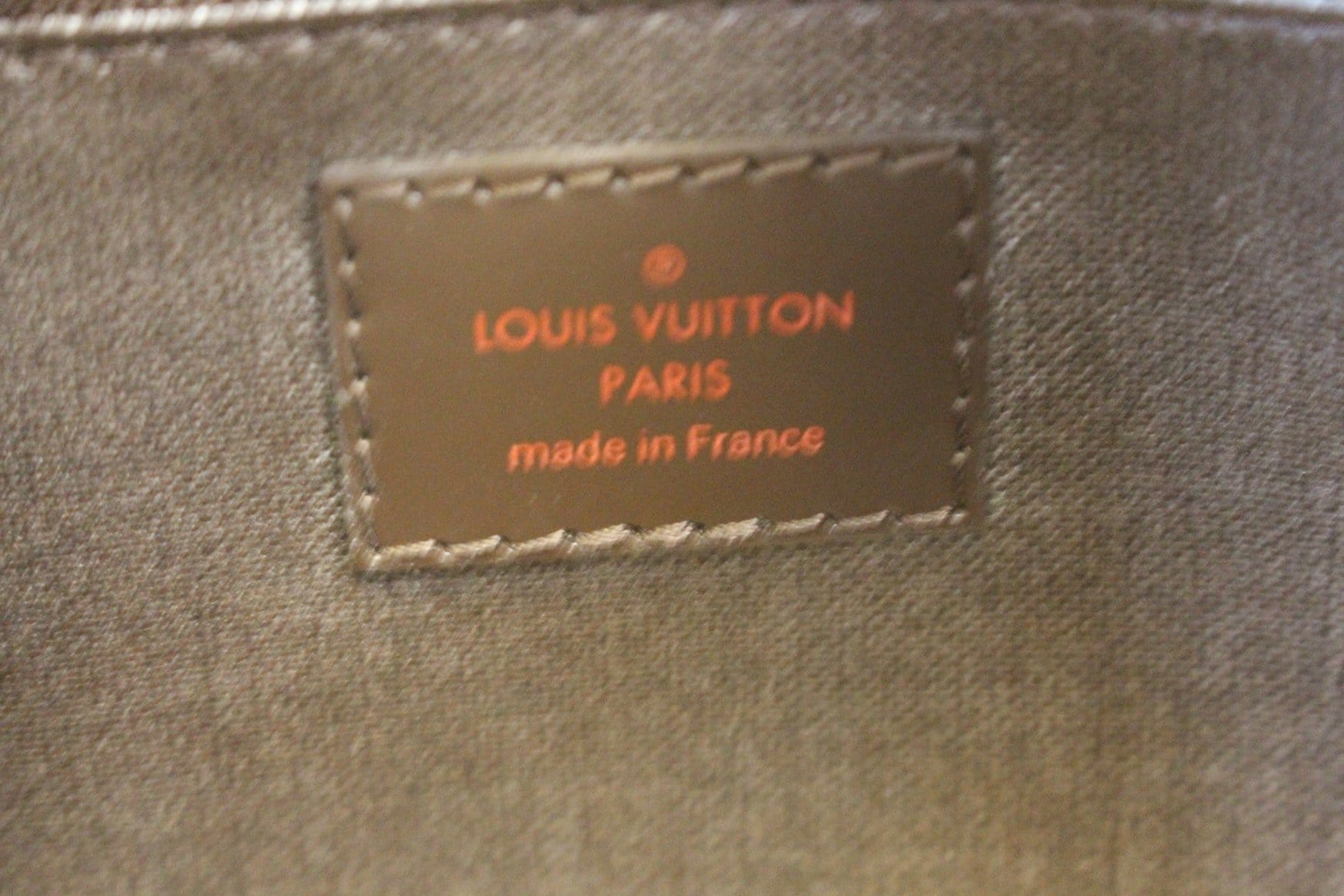 LOUIS VUITTON DAMIER EBENE COSMETIC POUCH – Caroline's Fashion Luxuries