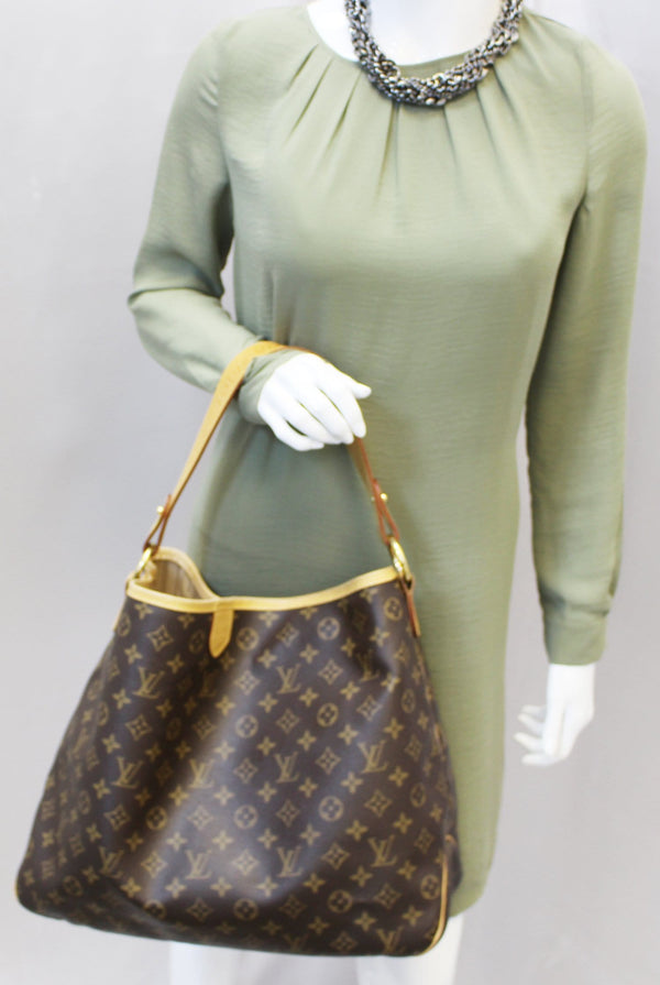 LOUIS VUITTON Monogram Canvas Delightful MM Shoulder Bag