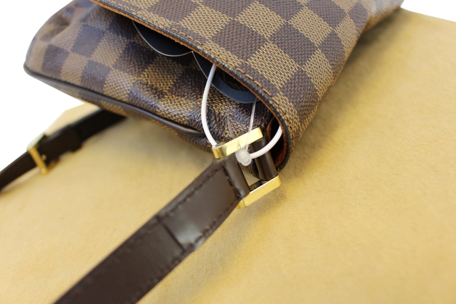 Louis Vuitton Damier Ebene Musette Tango Short Strap (SHG-e3sq6r) – LuxeDH
