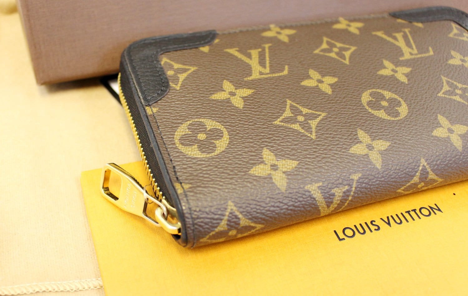 LOUIS VUITTON Monogram Zippy Retiro Wallet Black 109866