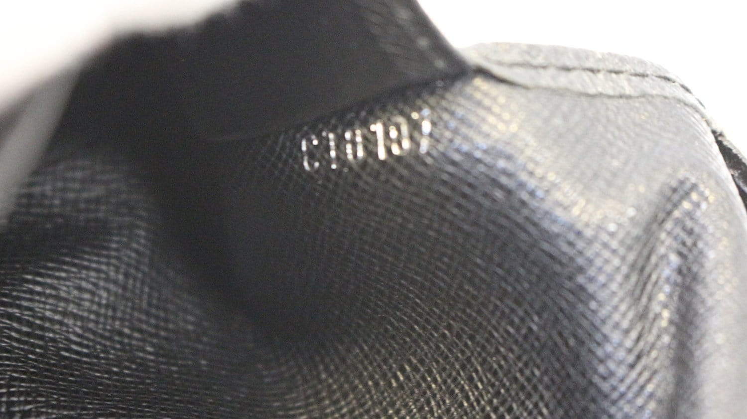 Louis Vuitton Vintage taiga leather wallet
