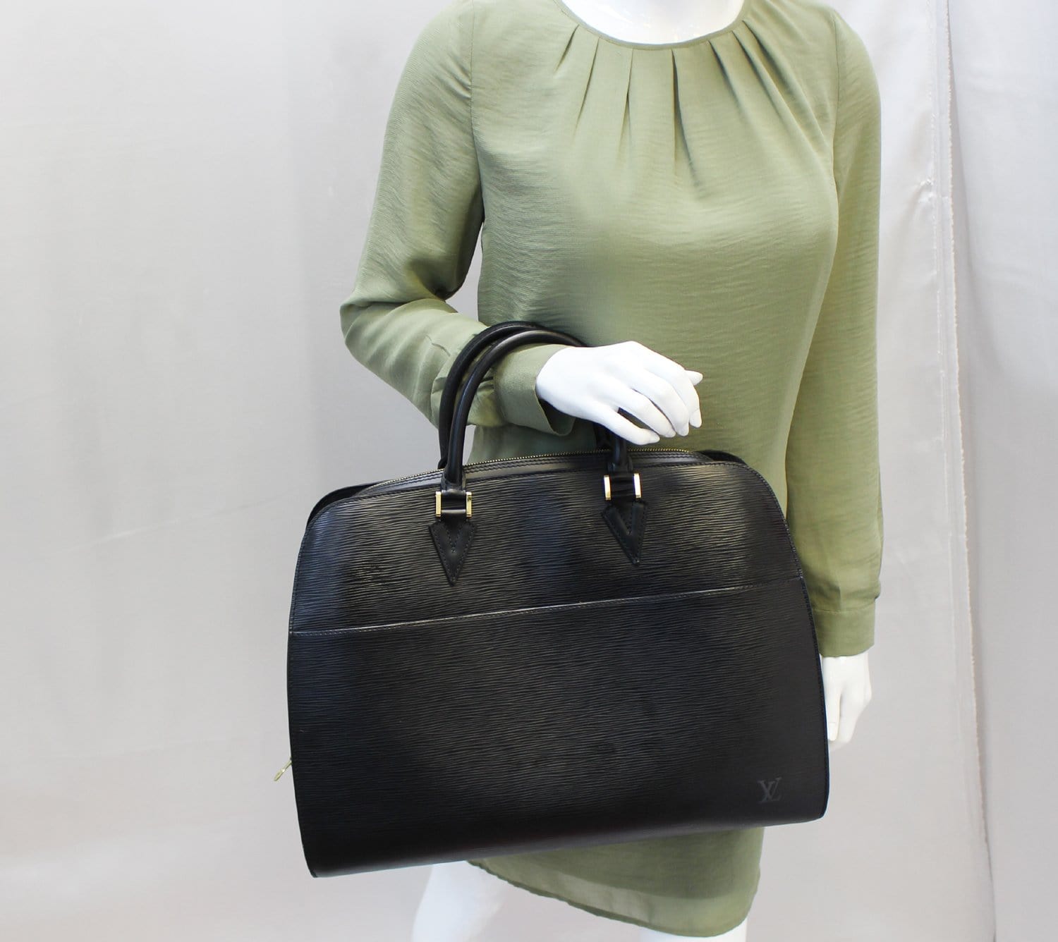 Louis Vuitton Epi Sorbonne Briefcase M54512 Black Leather Pony-style  calfskin ref.852035 - Joli Closet