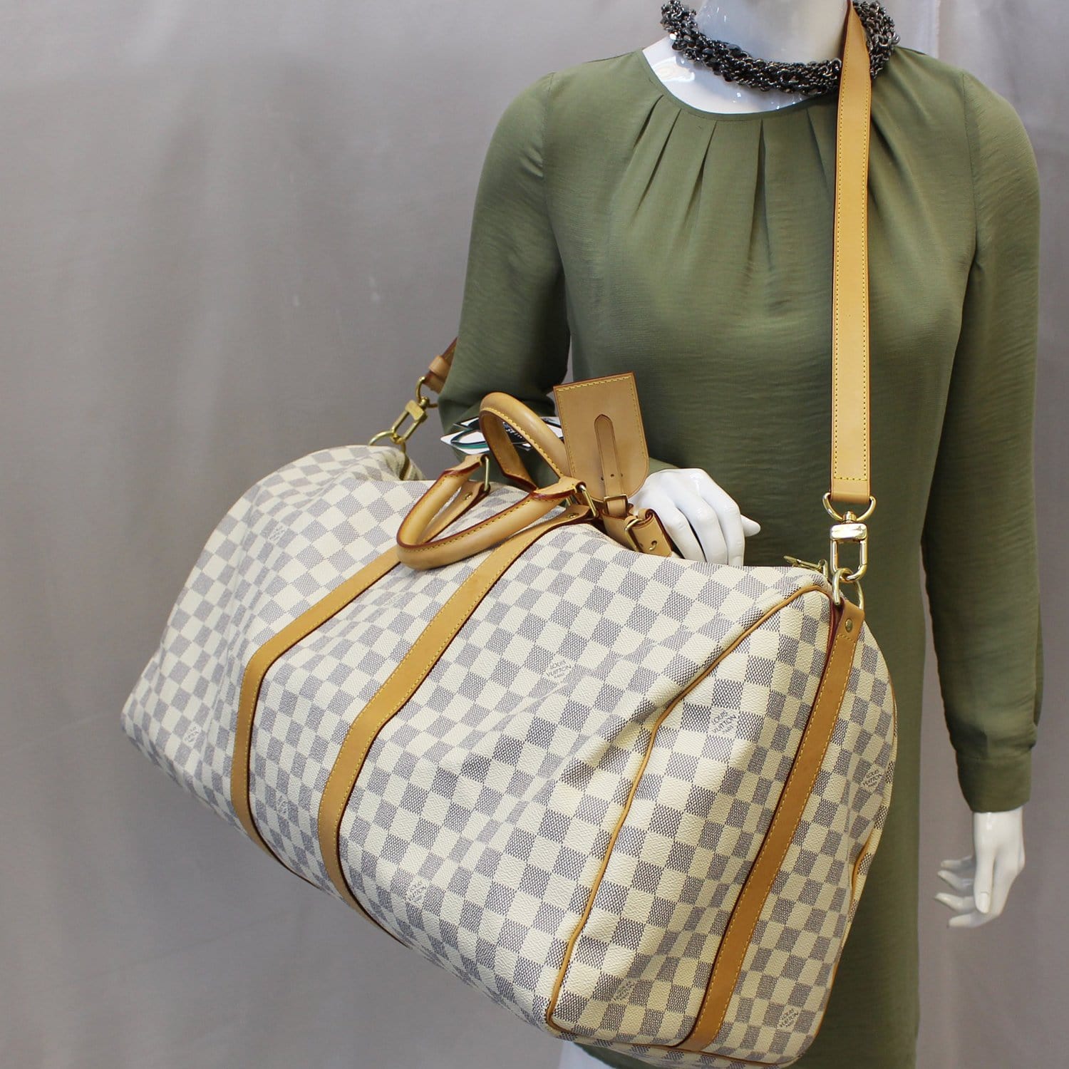 Louis Vuitton Keepall 55 Bandouliere Damier Azur Duffel Travel Bag + Strap⠀⠀⠀⠀⠀⠀⠀⠀⠀  www.hawkeyevintage.com