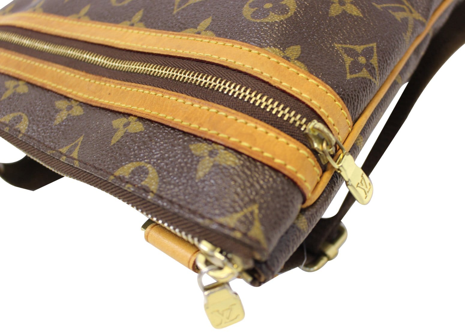 Louis Vuitton Monogram Pochette Bosphore Shoulder Bag M40044⁠ .⁠ .⁠ .⁠  #louisvuitton #louisvuittonbag #louisvuittonsecondhand…