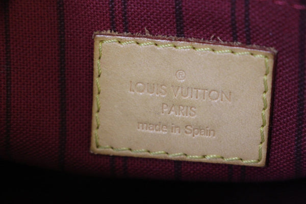 LOUIS VUITTON Monogram Neverfull MM Pochette Wristlet Fuchsia