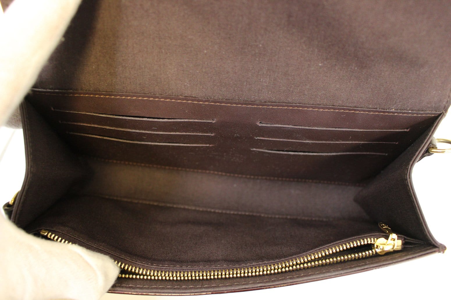 Louis Vuitton Monogram Vernis Rossmore PM - Burgundy Crossbody Bags,  Handbags - LOU804157