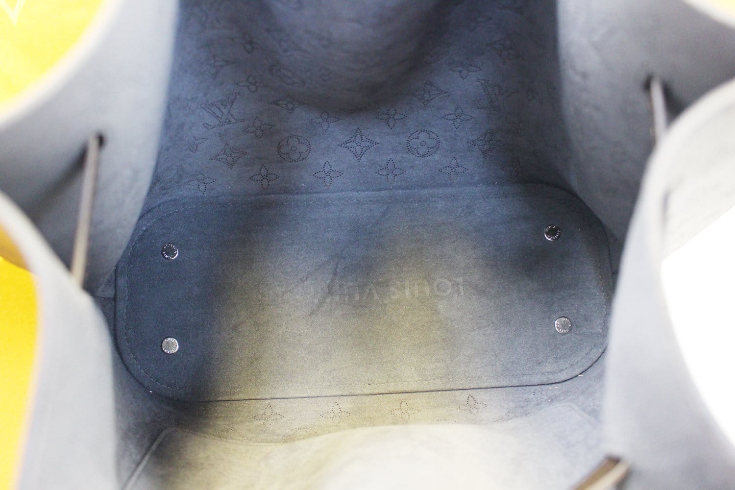 Girolata leather satchel Louis Vuitton Grey in Leather - 32185945