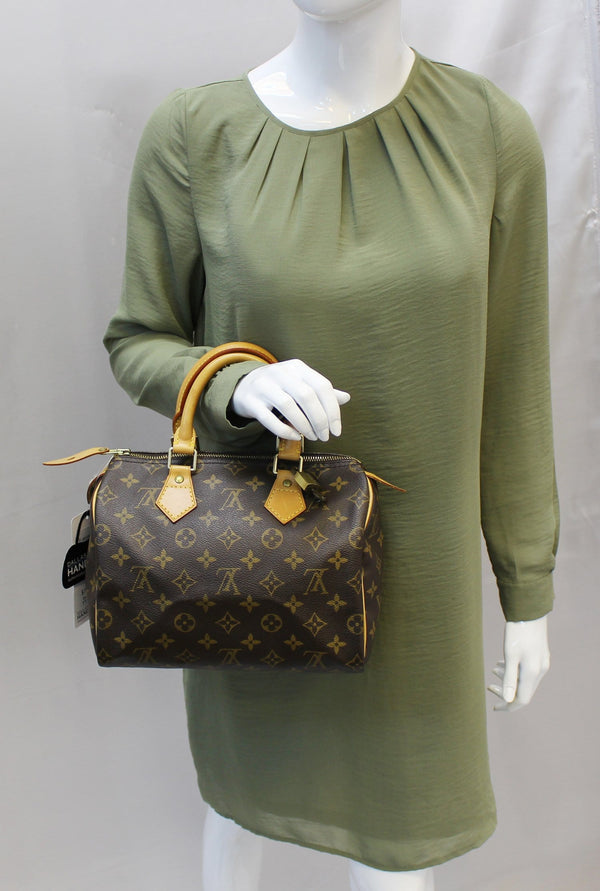 LOUIS VUITTON Monogram Canvas Speedy 25 Satchel Bag