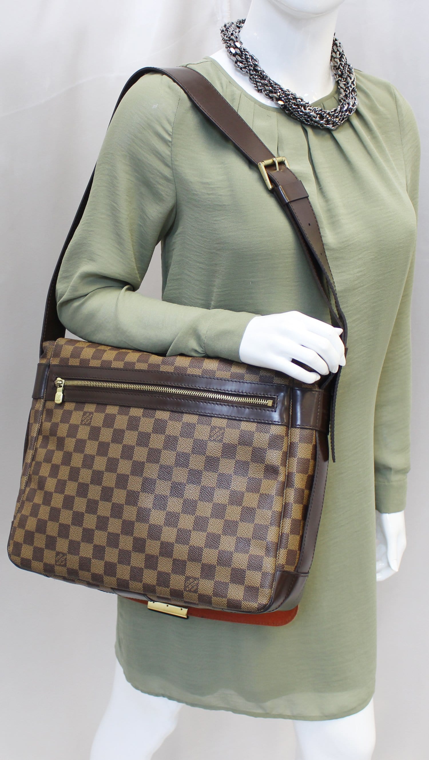 Louis Vuitton // Damier Ebene Bastille Messenger Bag – VSP Consignment