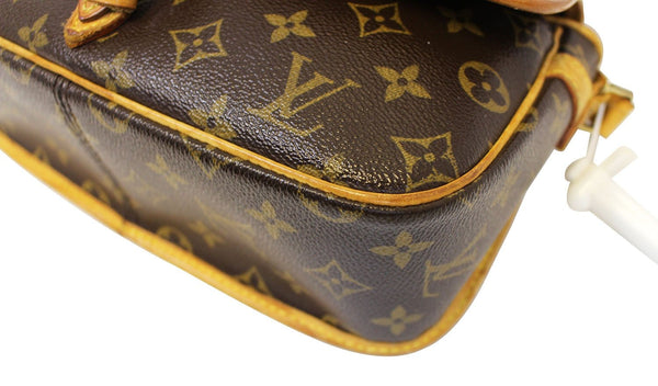 LOUIS VUITTON Monogram Canvas Sologne Messenger Bag