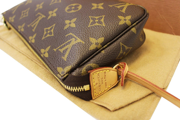 LOUIS VUITTON Monogram Canvas Pochette Accessoires Pouch