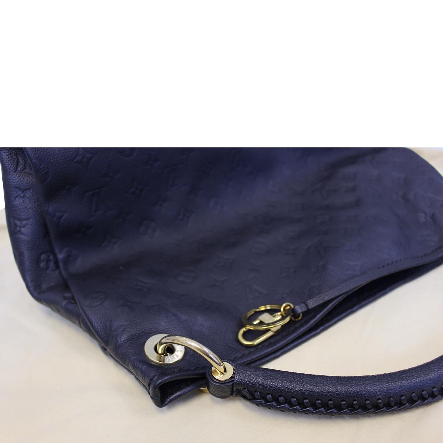 Artsy leather handbag Louis Vuitton Black in Leather - 35180516