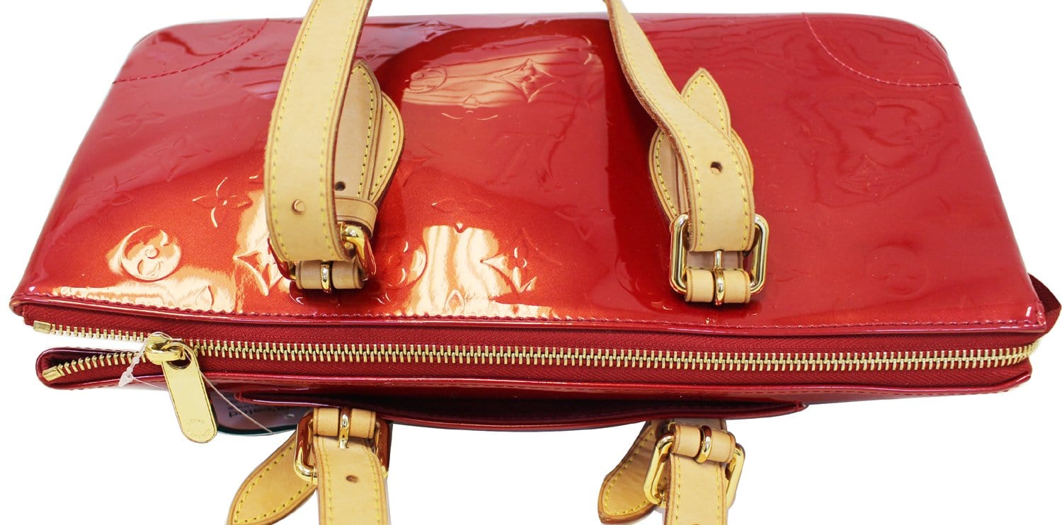 Louis Vuitton Pomme D'Amour Monogram Vernis Rossmore Clutch Bag - Yoogi's  Closet