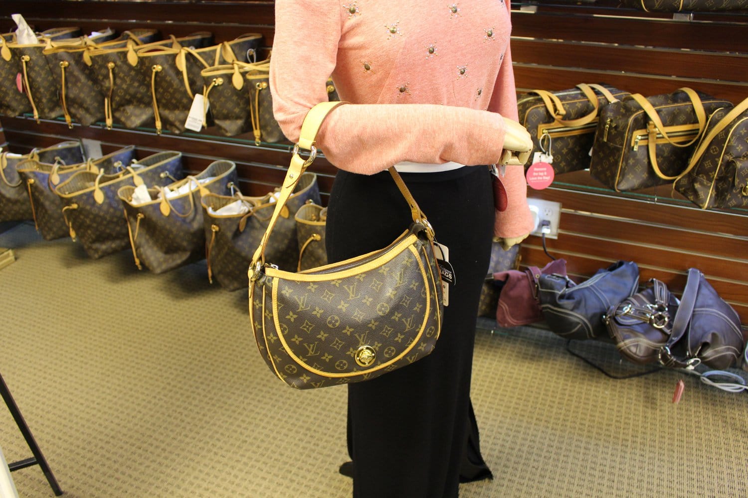 Tulum cloth handbag Louis Vuitton Brown in Cloth - 36195272