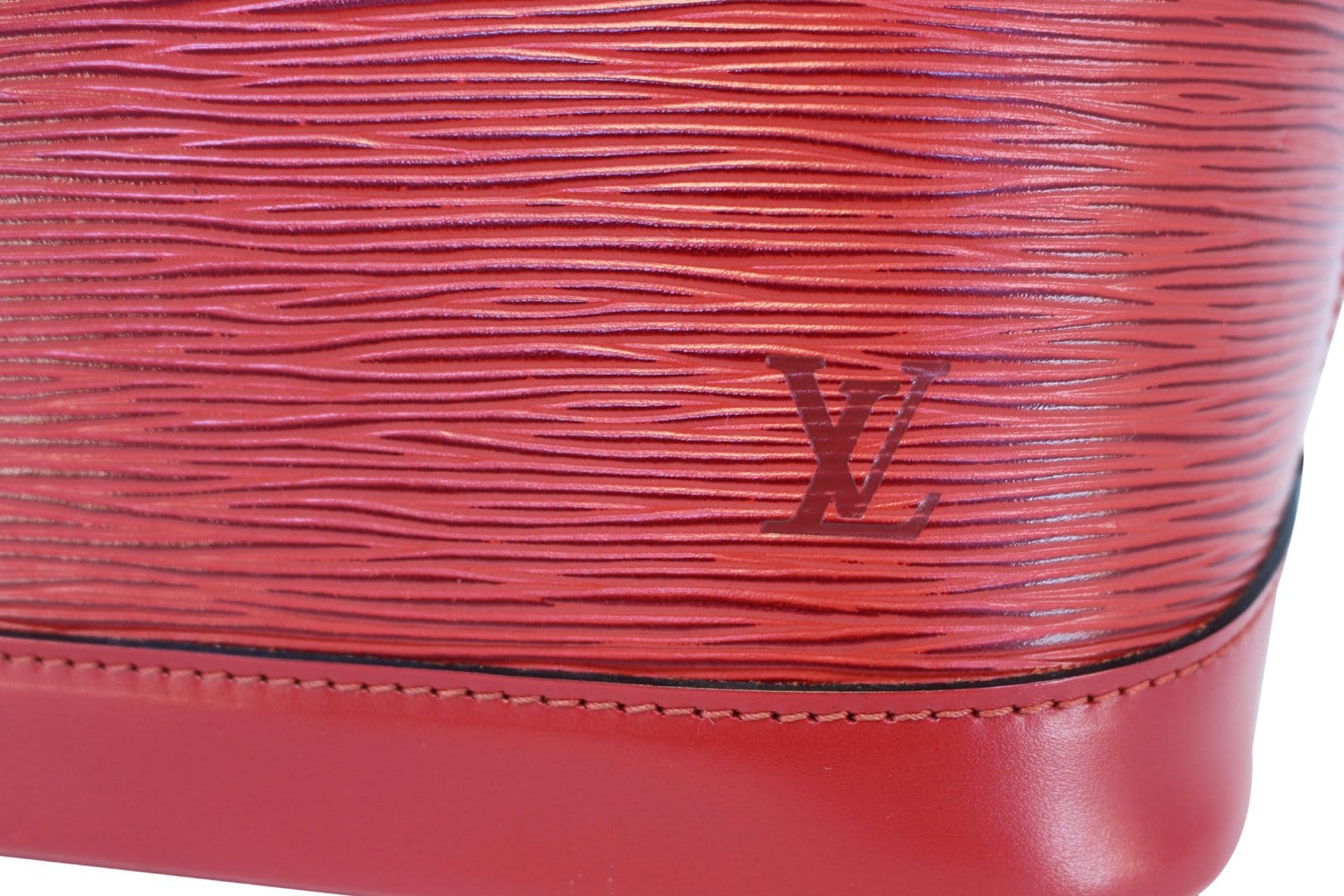 Louis Vuitton // Epi Rubis Alma PM Bag – VSP Consignment