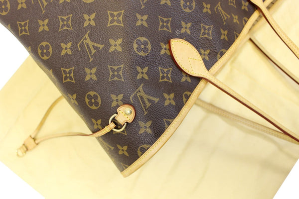 LOUIS VUITTON Monogram Canvas Neverfull GM Shoulder Bag