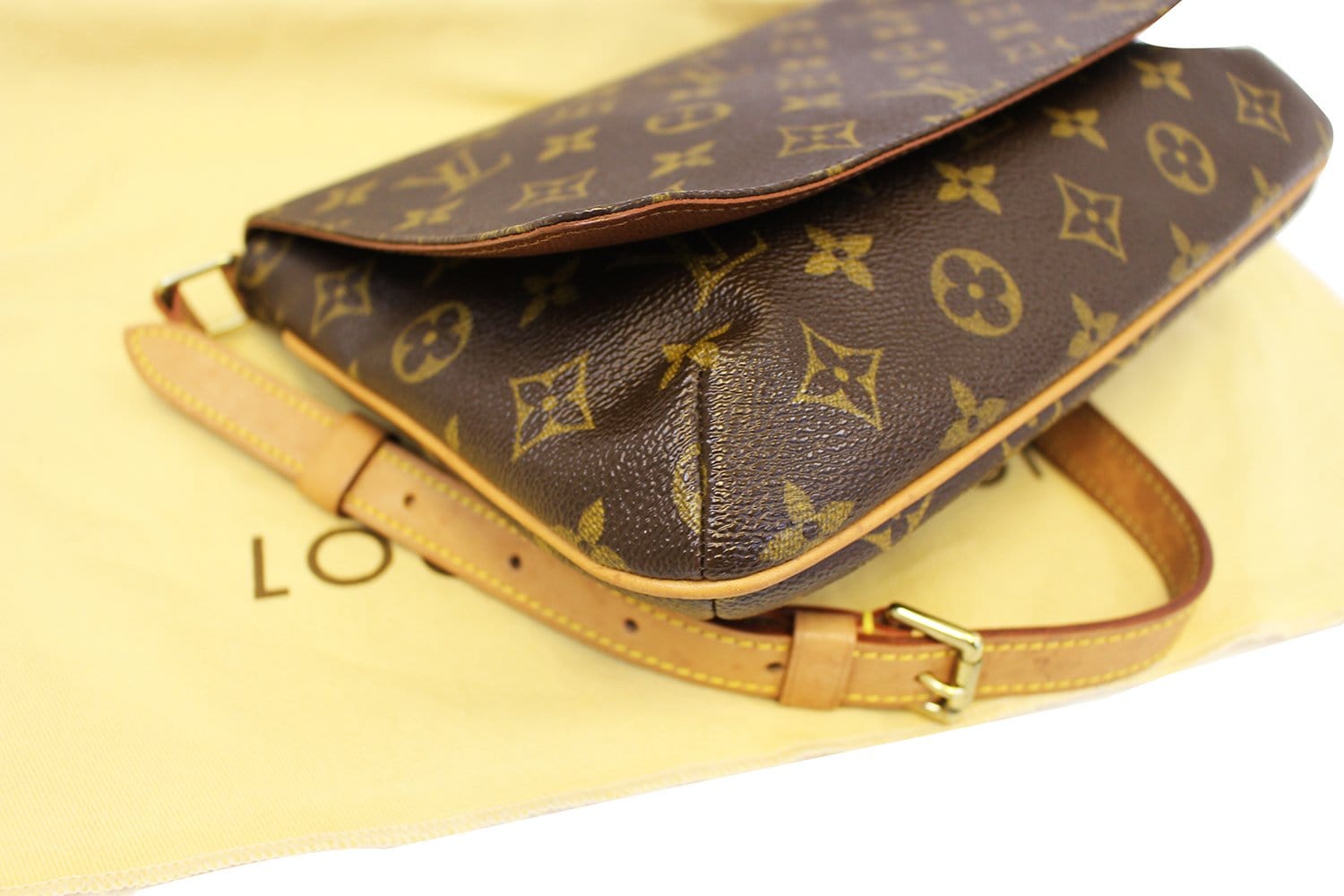 I CUT THE STRAP OFF MY LOUIS VUITTON BAG 😲  Converting my Musette Tango  into a crossbody bag 