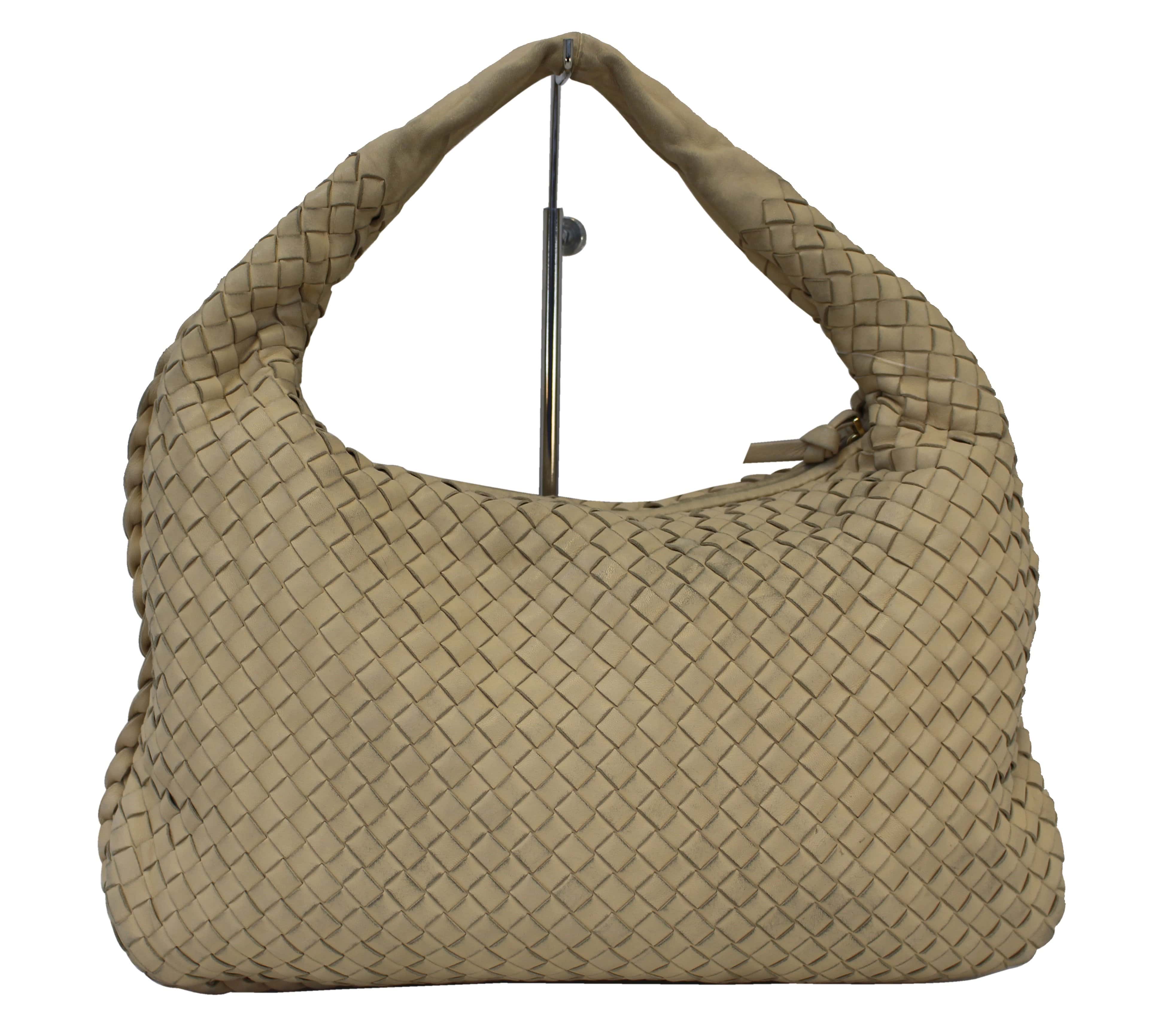 Bottega Veneta Garda Bag Intrecciato Nappa Medium Shoulder Bag Beige Leather  ref.982390 - Joli Closet