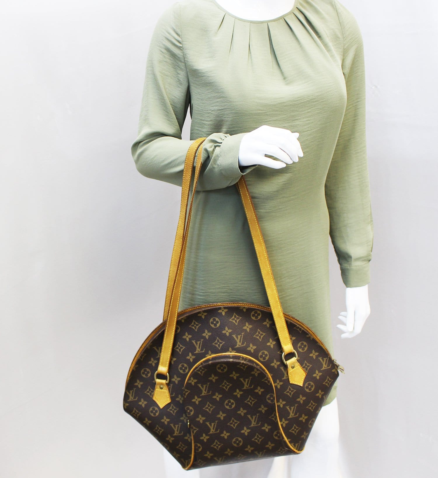 Brooke's Boutique - Louis Vuitton Ellipse PM- $499.99 Louis
