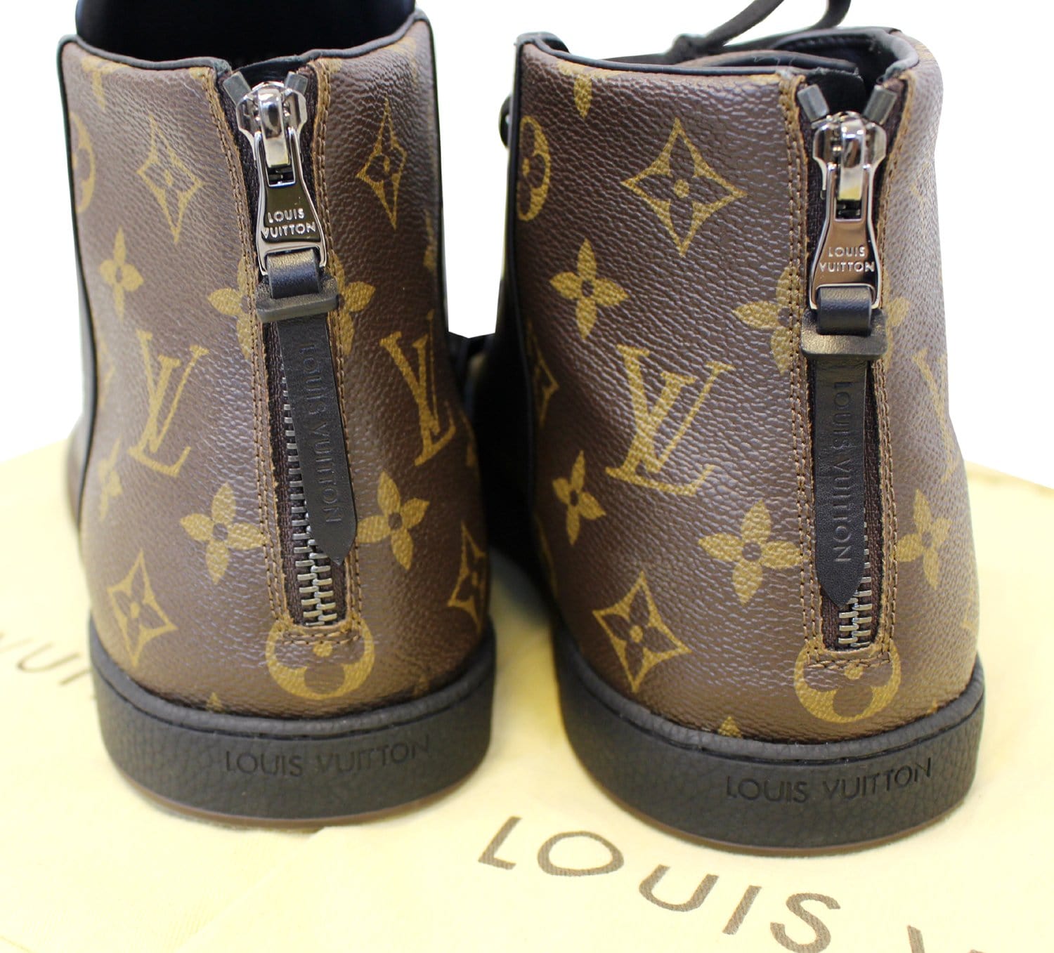 Louis Vuitton White/Brown Monogram Canvas Lace Up Sneakers Size 40 Louis  Vuitton