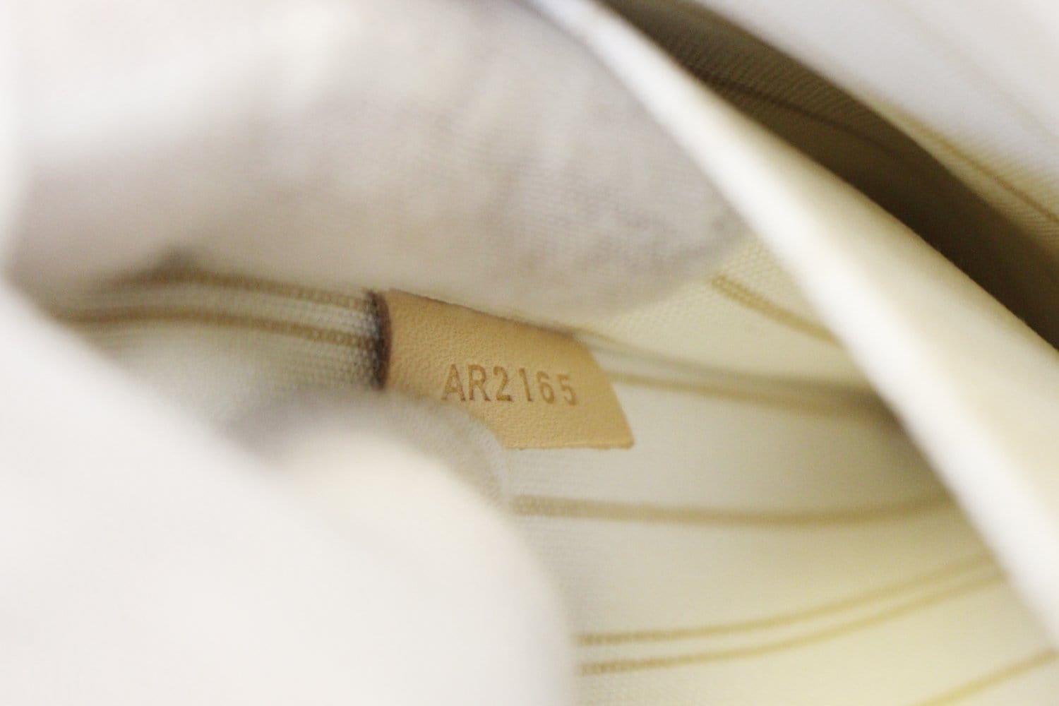 Louis Vuitton Pochette for Neverfull GM Azur Cream Cloth ref.222791 - Joli  Closet