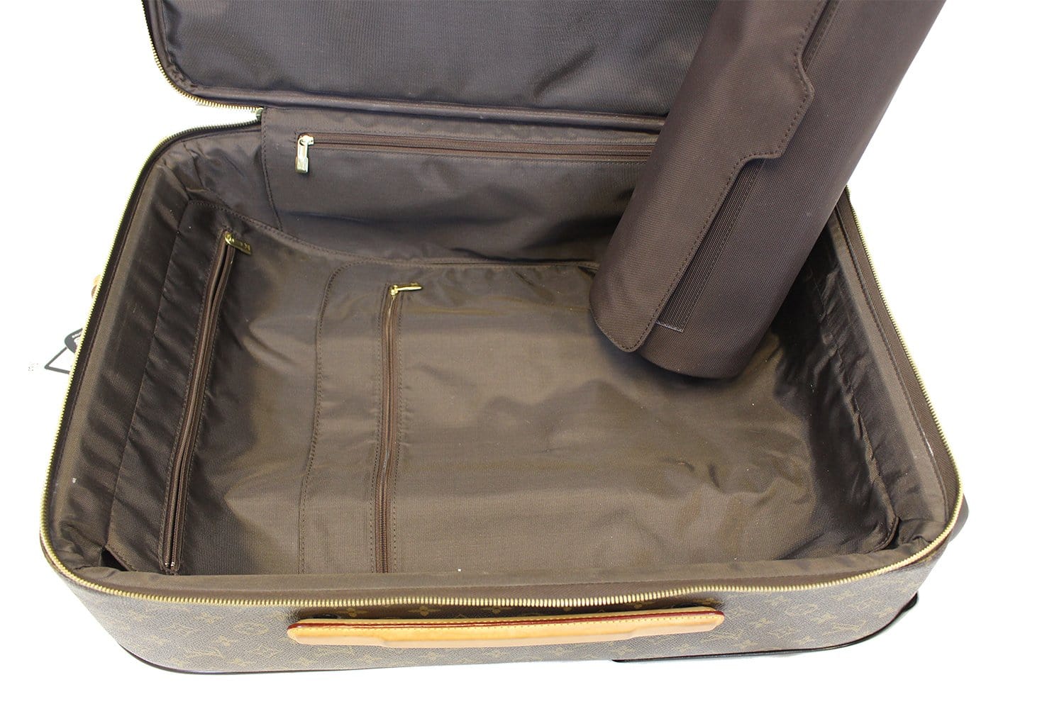 Hermes luggage 👌🏻  Bags, Luxury luggage, Travel chic