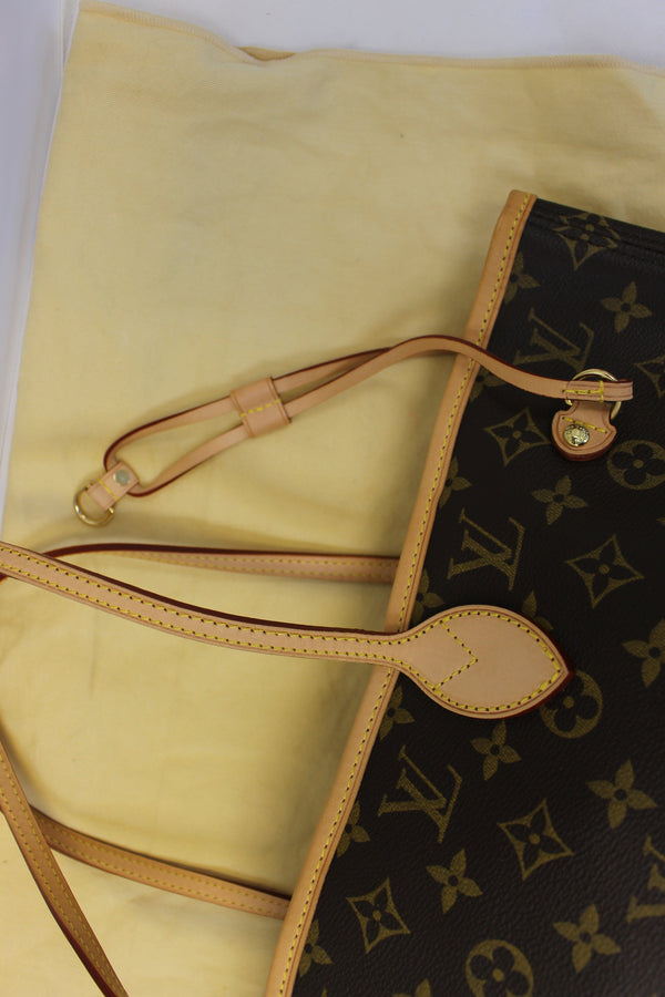 LOUIS VUITTON Monogram Canvas Neverfull MM Brown Tote Bag