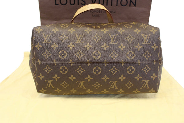 LOUIS VUITTON Monogram canvas Iena MM Shoulder Bag